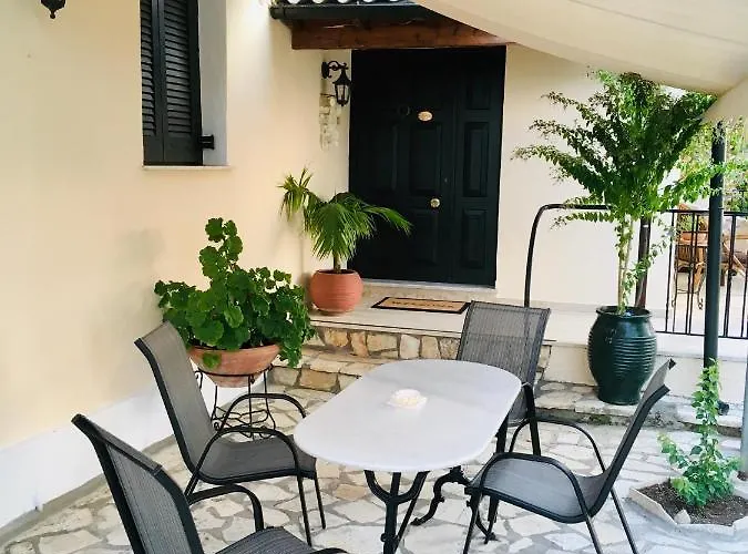 Eutuxia House *