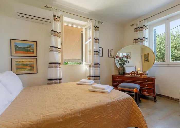 Eutuxia House * Corfu (city)