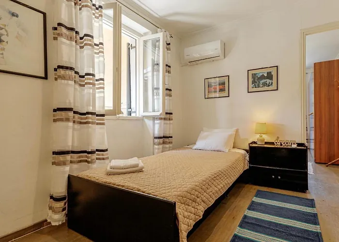 Eutuxia House * Corfu (city)